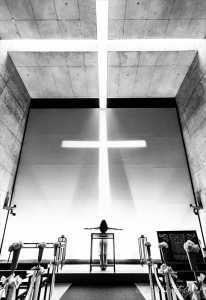 グランドニッコー淡路・海の教会の十字架写真